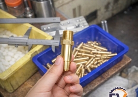 Gia công chi tiết ốc trong CNC – Quy trình, kỹ thuật và kinh nghiệm thực tế