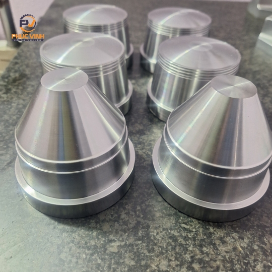 GIA CÔNG TIỆN CNC